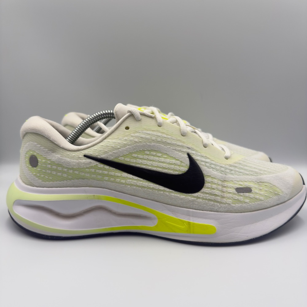 Nike Journey Run Mens Size 10 Running Shoes Sneakers FN0228-700 White Yellow